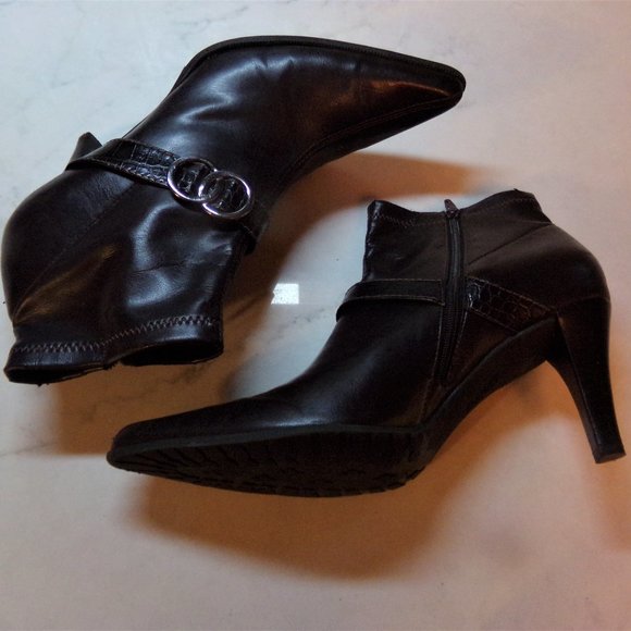 VIA SPIGA BLACK LEATHER BOOTIES SIZE 9M - Picture 1 of 5